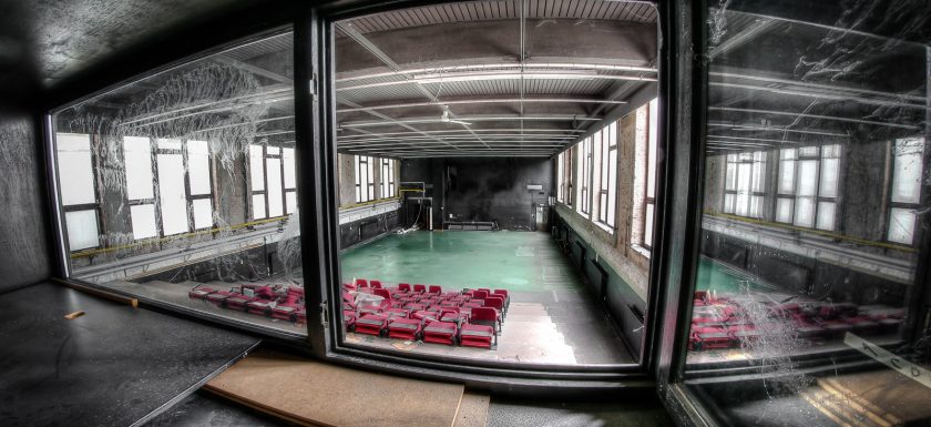 OWL School ein Lost Place in Belgien - verlassene Schule of decay