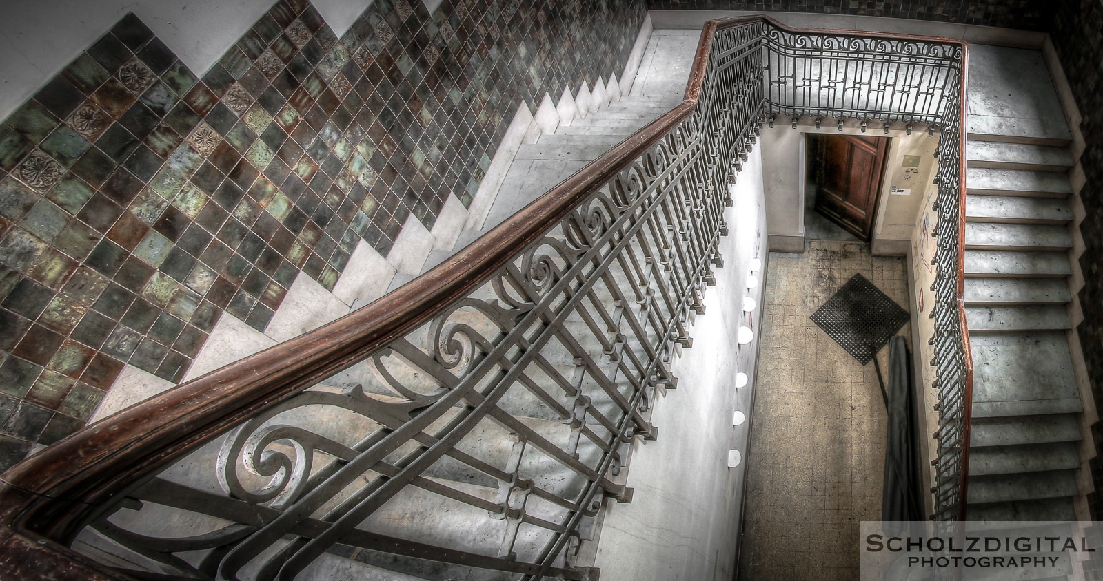 OWL School ein Lost Place in Belgien - verlassene Schule of decay