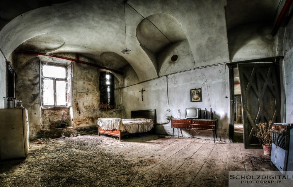 Lezione die Geografia - verlassene Schule int Italien ein Lost Place - urbex