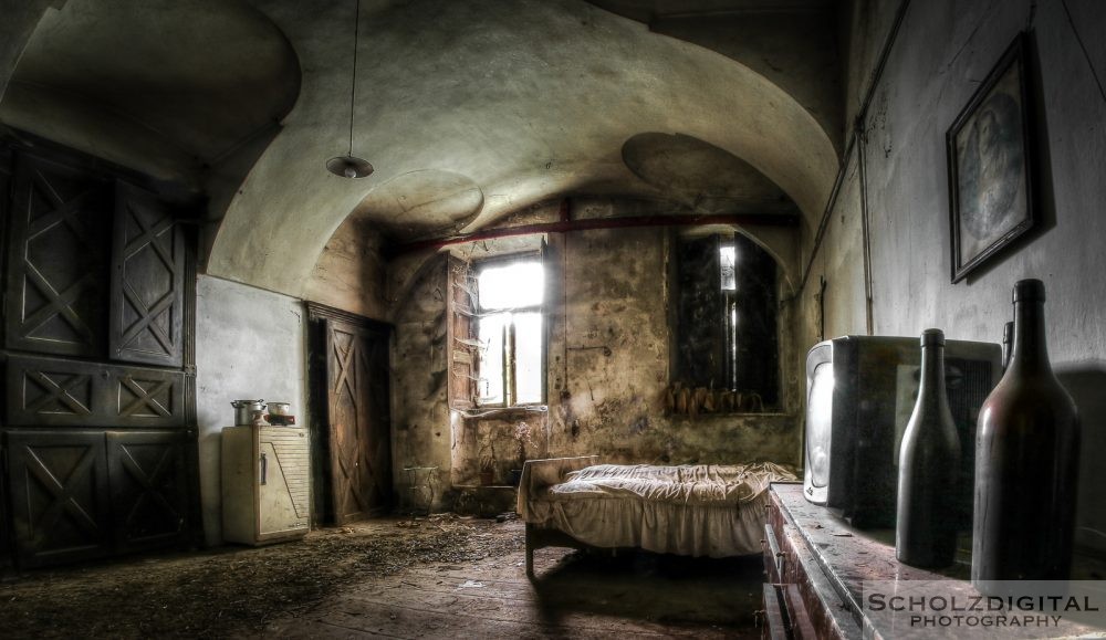 Lezione die Geografia - verlassene Schule int Italien ein Lost Place - urbex