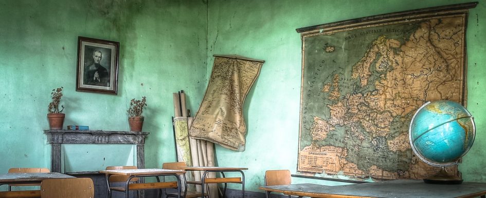 Lezione die Geografia - verlassene Schule int Italien ein Lost Place - urbex