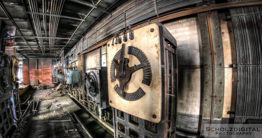 Lost Place urbex Control Room Belgien verlassene Industrieanlage Serraing verlaaten abandoned