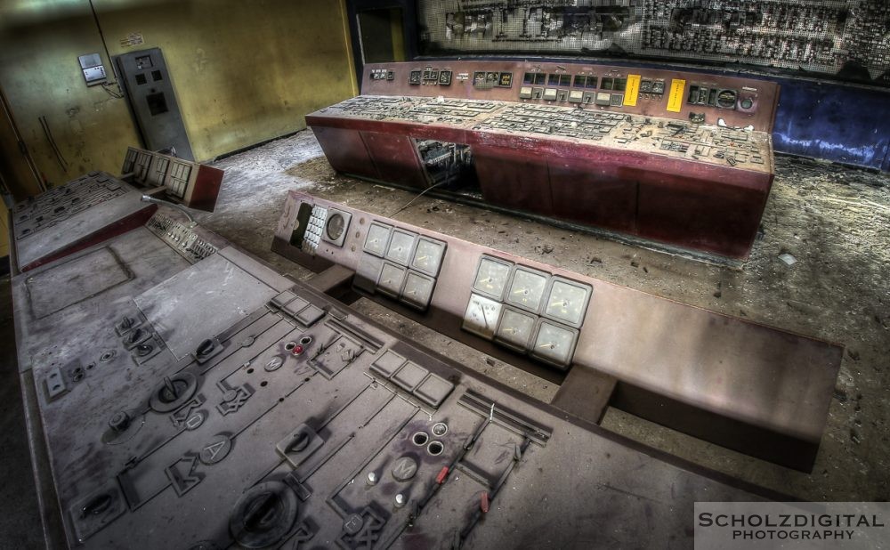 Lost Place urbex Control Room Belgien verlassene Industrieanlage Serraing verlaaten abandoned