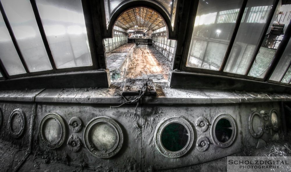 Lost Place urbex Control Room Belgien verlassene Industrieanlage Serraing verlaaten abandoned