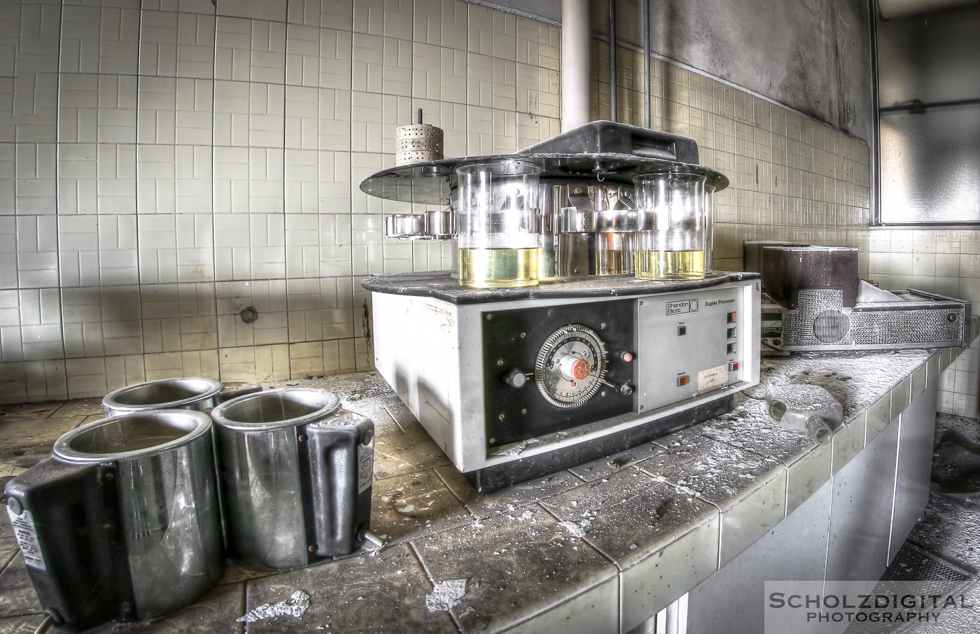 Animal Experiment lado del male Urbex Italien Lost Place verlassener Ort