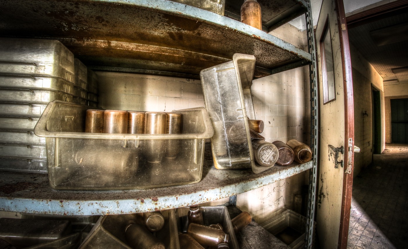 Animal Experiment lado del male Urbex Italien Lost Place verlassener Ort