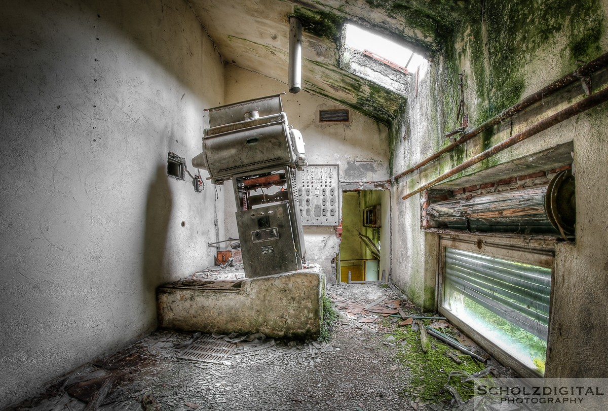 Urbex, Lost Place, HDR, Abandoned, verlassene Orte, verlassen, verlaten, Urban exploration, UE, Italien, Italy, Italia, Milano, rolleer Mosquito Theater, Manicomio