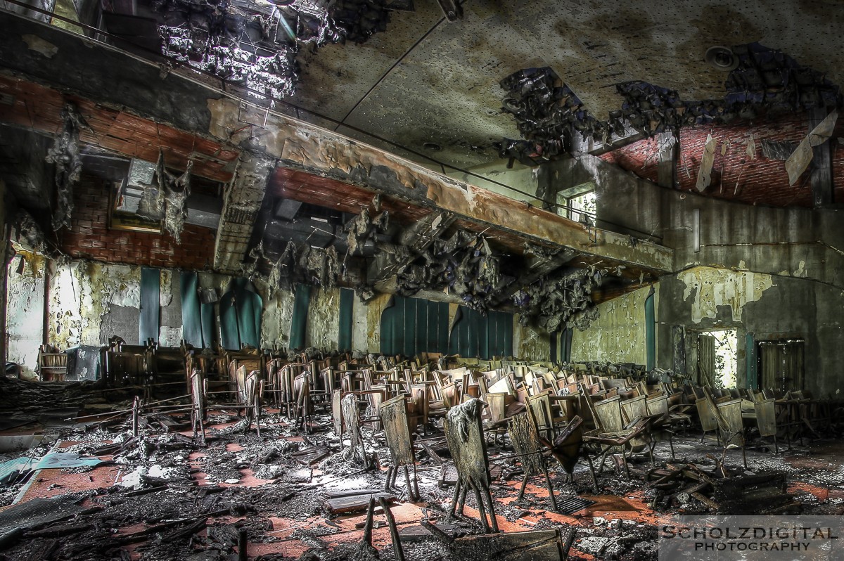 Urbex, Lost Place, HDR, Abandoned, verlassene Orte, verlassen, verlaten, Urban exploration, UE, Italien, Italy, Italia, Milano, rolleer Mosquito Theater, Manicomio