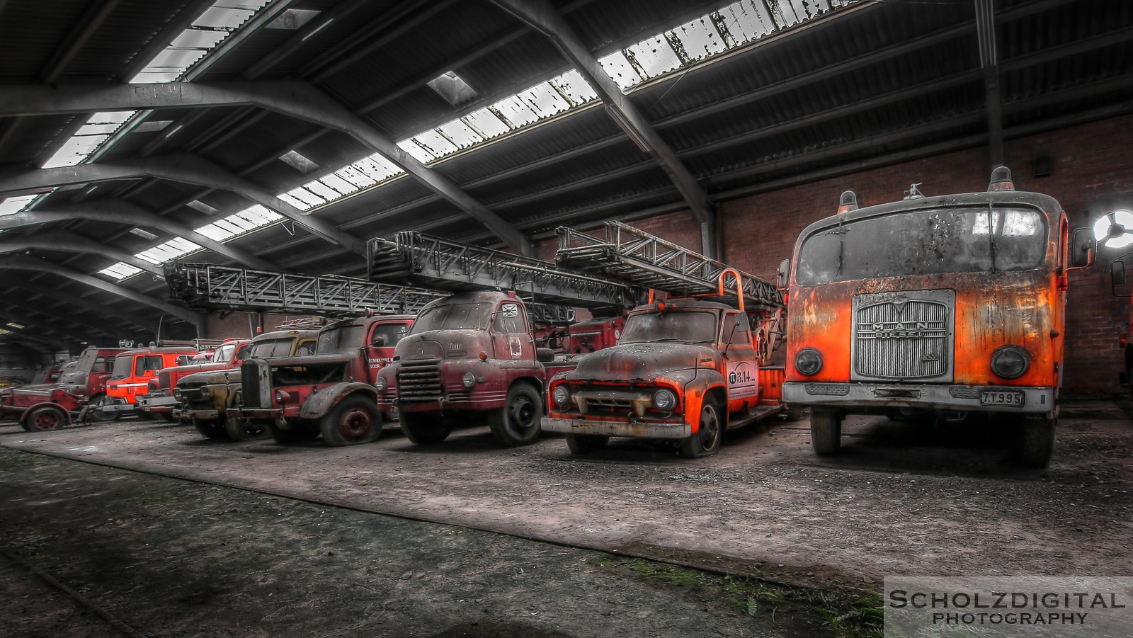 Abandoned, Feuerwehr, Fire Figther Trucks, HDR, Lost Place, UE, Urban exploration, Urbex, verlassen, Verlassene Orte, Verlassene Orte in Belgien, verlaten