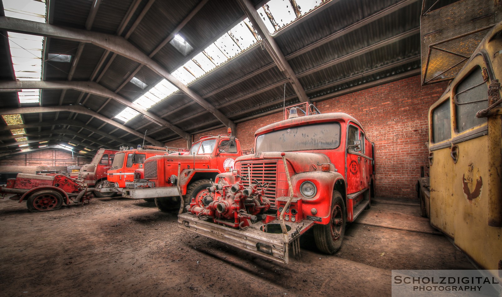 Abandoned, Feuerwehr, Fire Figther Trucks, HDR, Lost Place, UE, Urban exploration, Urbex, verlassen, Verlassene Orte, Verlassene Orte in Belgien, verlaten