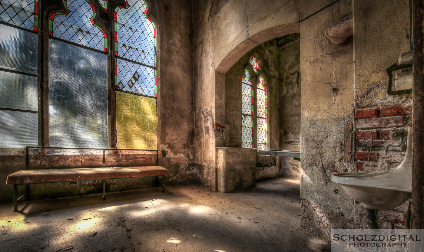 Abandoned, beelden, Decay, forgotten, Leichenhalle, Lost Place, Morgue, Ost, Osten, Sachsen, Urban exploration, Urbex, urbexlocatie, verlassen, Verlassene Orte