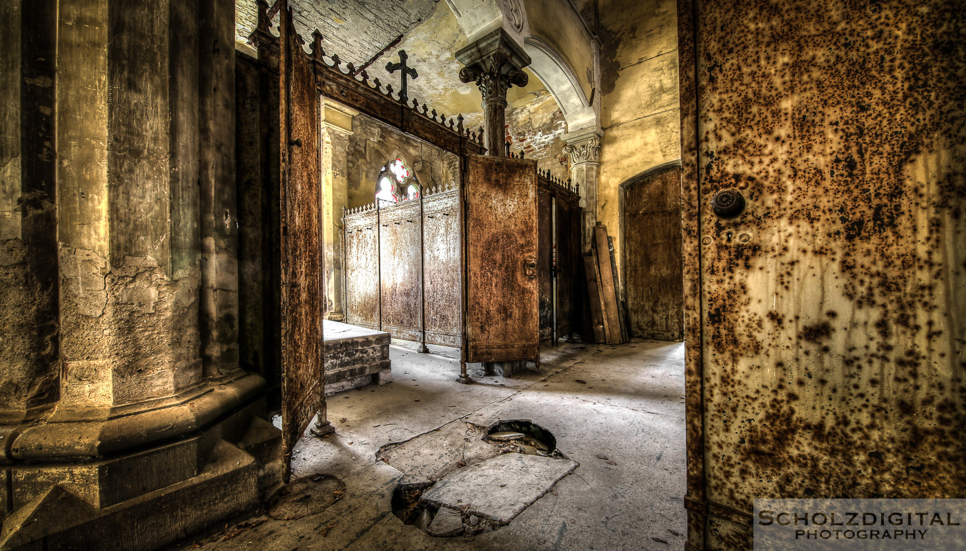 Abandoned, beelden, Decay, forgotten, Leichenhalle, Lost Place, Morgue, Ost, Osten, Sachsen, Urban exploration, Urbex, urbexlocatie, verlassen, Verlassene Orte