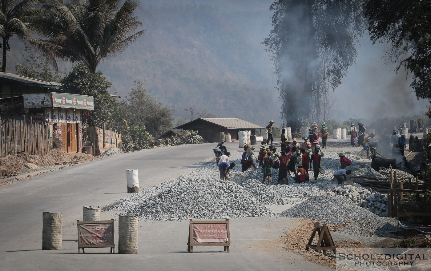 Asia, Bauarbeiter, Baustelle, Birma, Burma, Exploring, Myanmar, Southeastasia, Straßenbau, tagelöhner, Travelling, road construction, Backpacker