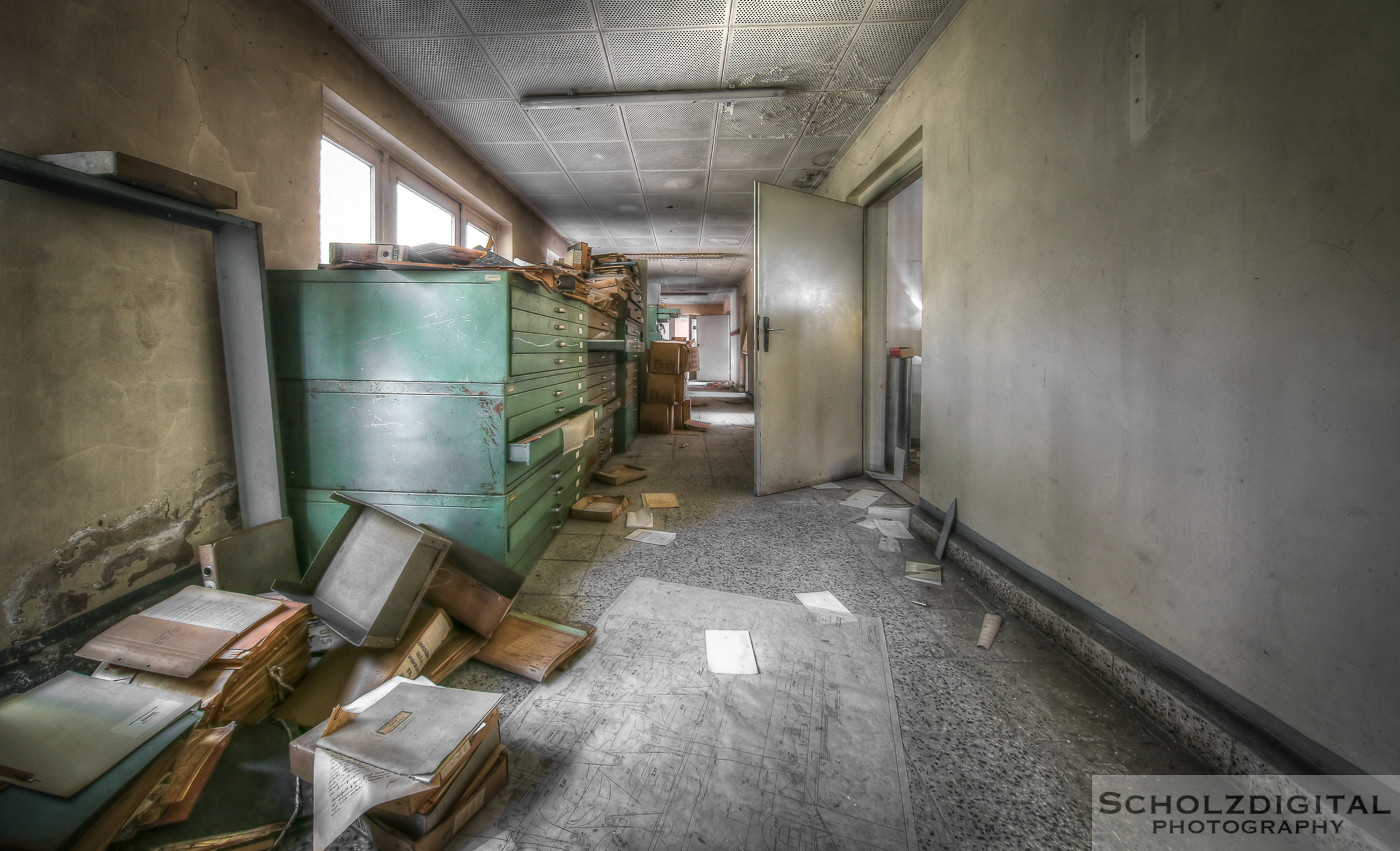 Abandoned, beelden, Decay, forgotten, Lost Place, School of decay, Strawberry School, Urban exploration, Urbex, urbexlocatie, verlassen, Verlassene Orte, verlassene Schule