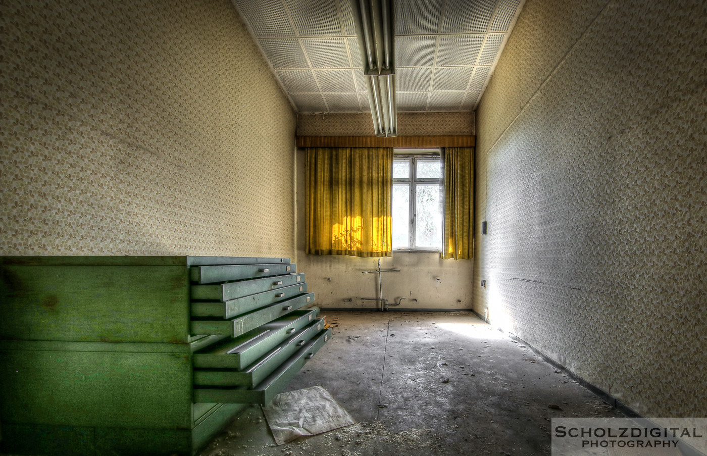 Abandoned, beelden, Decay, forgotten, Lost Place, School of decay, Strawberry School, Urban exploration, Urbex, urbexlocatie, verlassen, Verlassene Orte, verlassene Schule