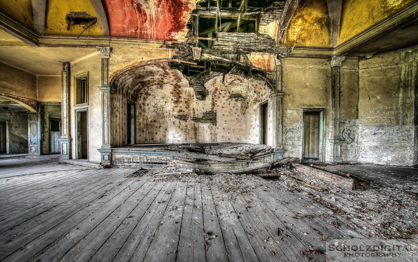 abandoned, Ballroom, Ballsaal Lego, Balzaal, beelden, decay, forgotten, Kulturhaus, Lost Place, Sachsen, urban exploration, urbex, urbexlocatie, verlassen, Verlassene Orte, Verlassene Orte in Deutschland