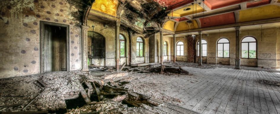 abandoned, Ballroom, Ballsaal Lego, Balzaal, beelden, decay, forgotten, Kulturhaus, Lost Place, Sachsen, urban exploration, urbex, urbexlocatie, verlassen, Verlassene Orte, Verlassene Orte in Deutschland