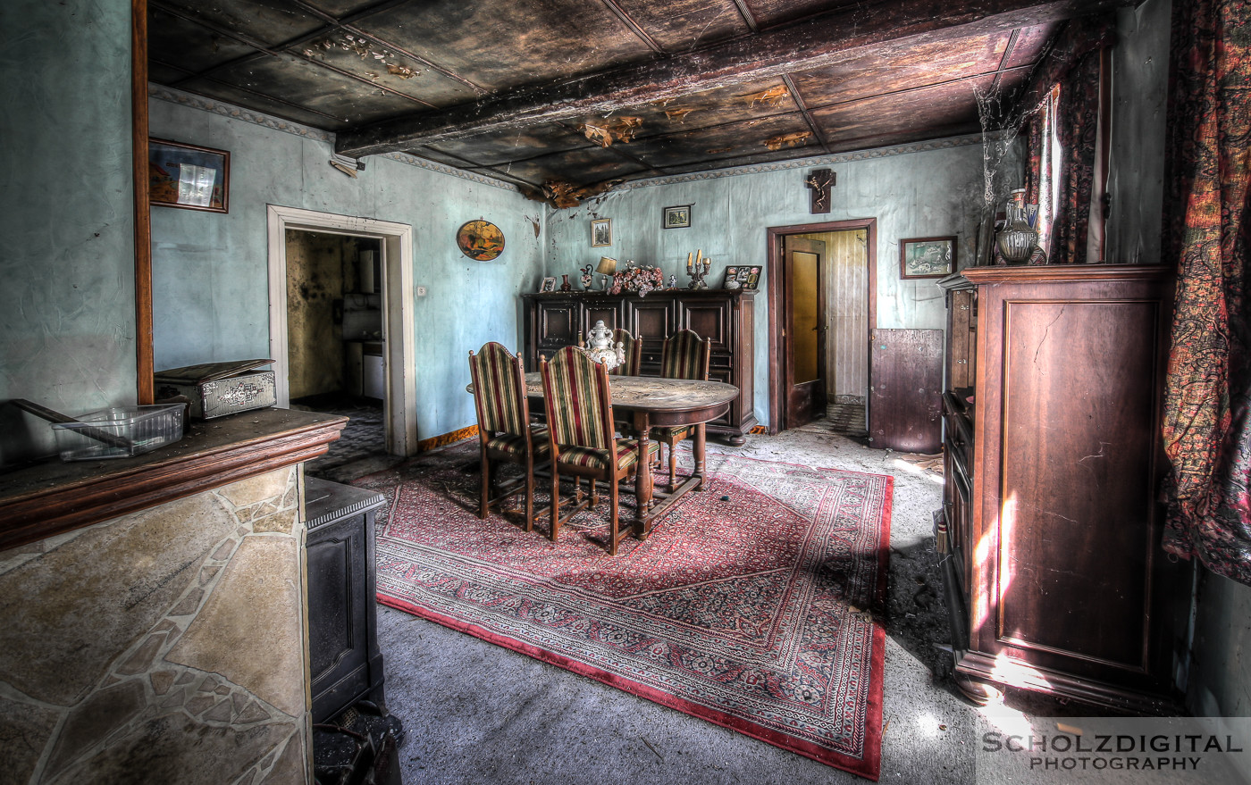 Abandoned, Decay, Lost Place, Urban exploration, Urbex, verlassen, Verlassene Orte, urbexlocatie, beelden, urban exploration, lost place, abandoned, forgotten, Mold Stair House, Belgien, belgie, Belgium, Mold House, Schimmelhaus, Maison, Ferme