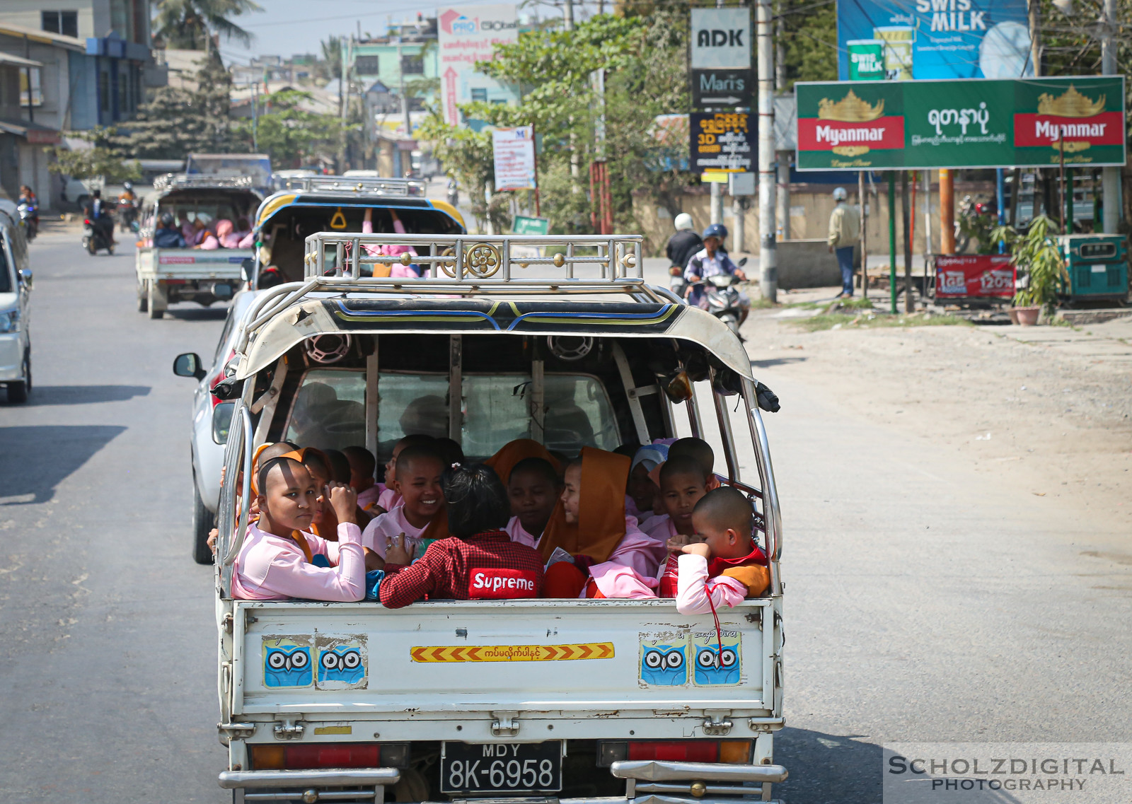 Exploring, Travelling, Myanmar, Mandalay, Birma, Burma, Traffic, Streetphotography, Travelling, Wanderlust, Southeastasia, asia, travel, globetrotter, travelphotography,