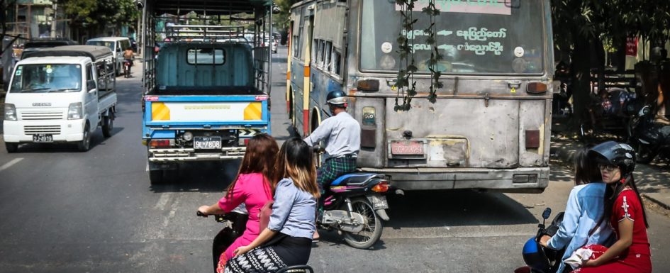 Exploring, Travelling, Myanmar, Mandalay, Birma, Burma, Traffic, Streetphotography, Travelling, Wanderlust, Southeastasia, asia, travel, globetrotter, travelphotography,