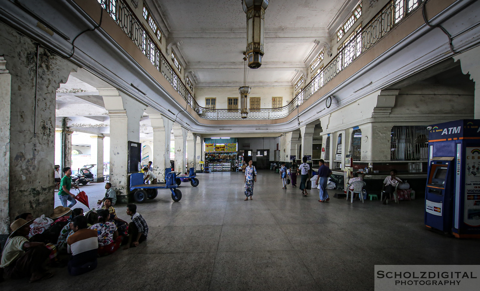 Exploring, Travelling, Myanmar, Birma, Burma, Streetphotography, Travelling, Wanderlust, Southeastasia, asia, travel, globetrotter, travelphotography, Yangon Circular Railway, Ringbahn, Rangun