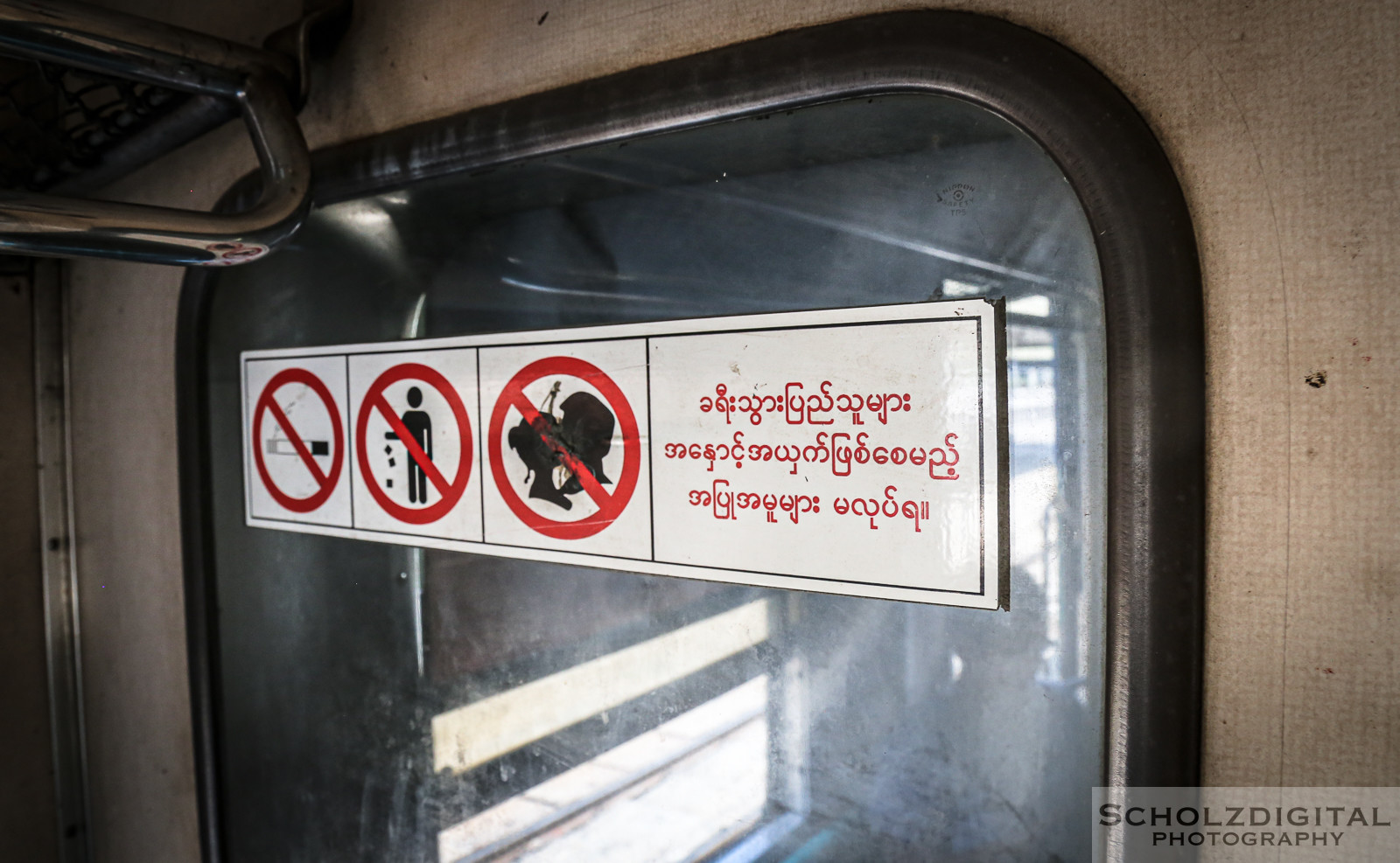 Exploring, Travelling, Myanmar, Birma, Burma, Streetphotography, Travelling, Wanderlust, Southeastasia, asia, travel, globetrotter, travelphotography, Yangon Circular Railway, Ringbahn, Rangun