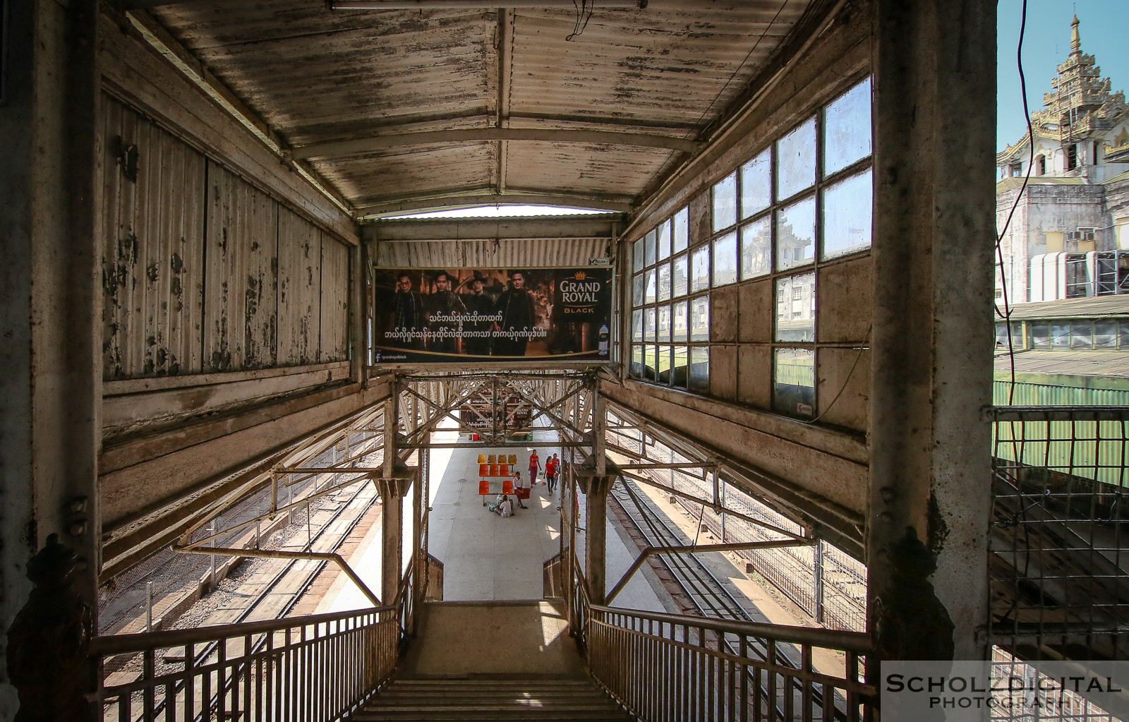 Exploring, Travelling, Myanmar, Birma, Burma, Streetphotography, Travelling, Wanderlust, Southeastasia, asia, travel, globetrotter, travelphotography, Yangon Circular Railway, Ringbahn, Rangun