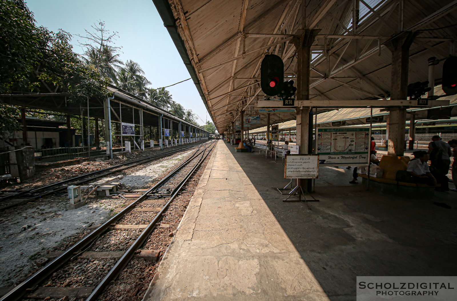 Exploring, Travelling, Myanmar, Birma, Burma, Streetphotography, Travelling, Wanderlust, Southeastasia, asia, travel, globetrotter, travelphotography, Yangon Circular Railway, Ringbahn, Rangun