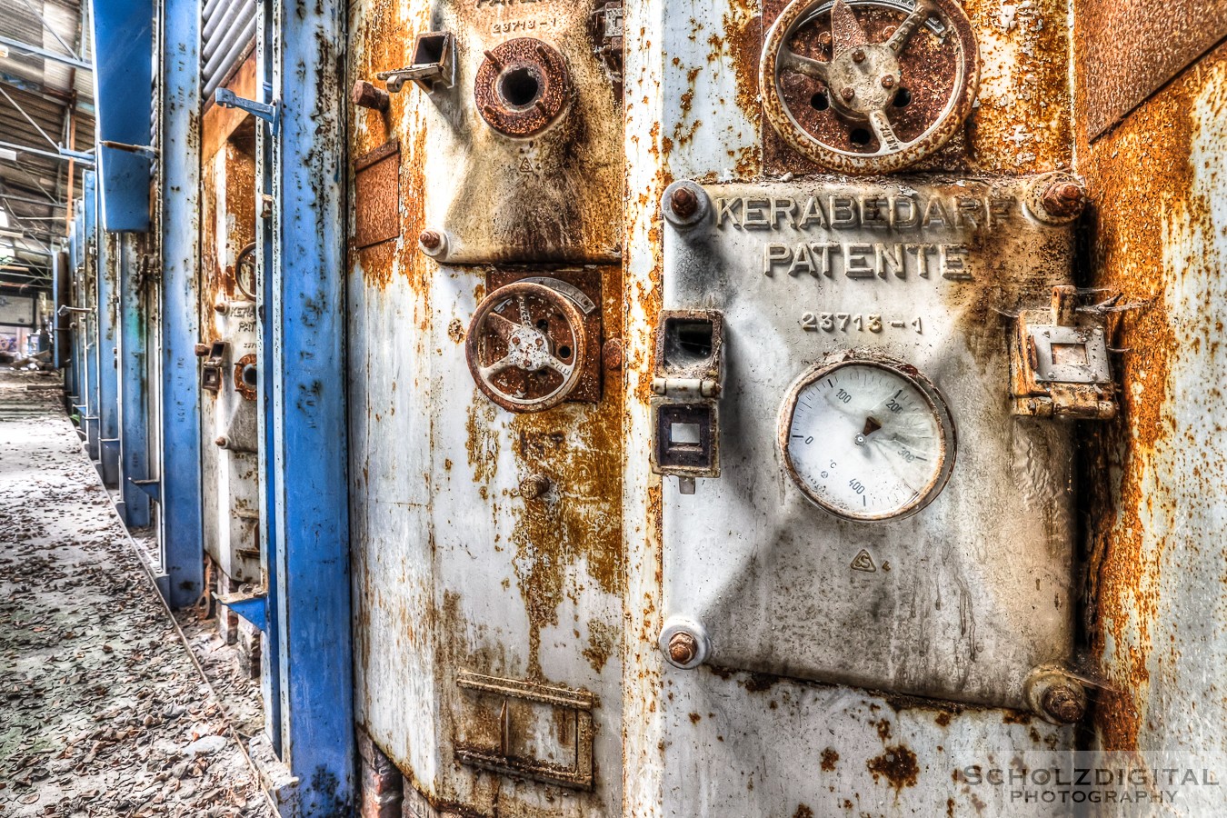 Abandoned Pottery