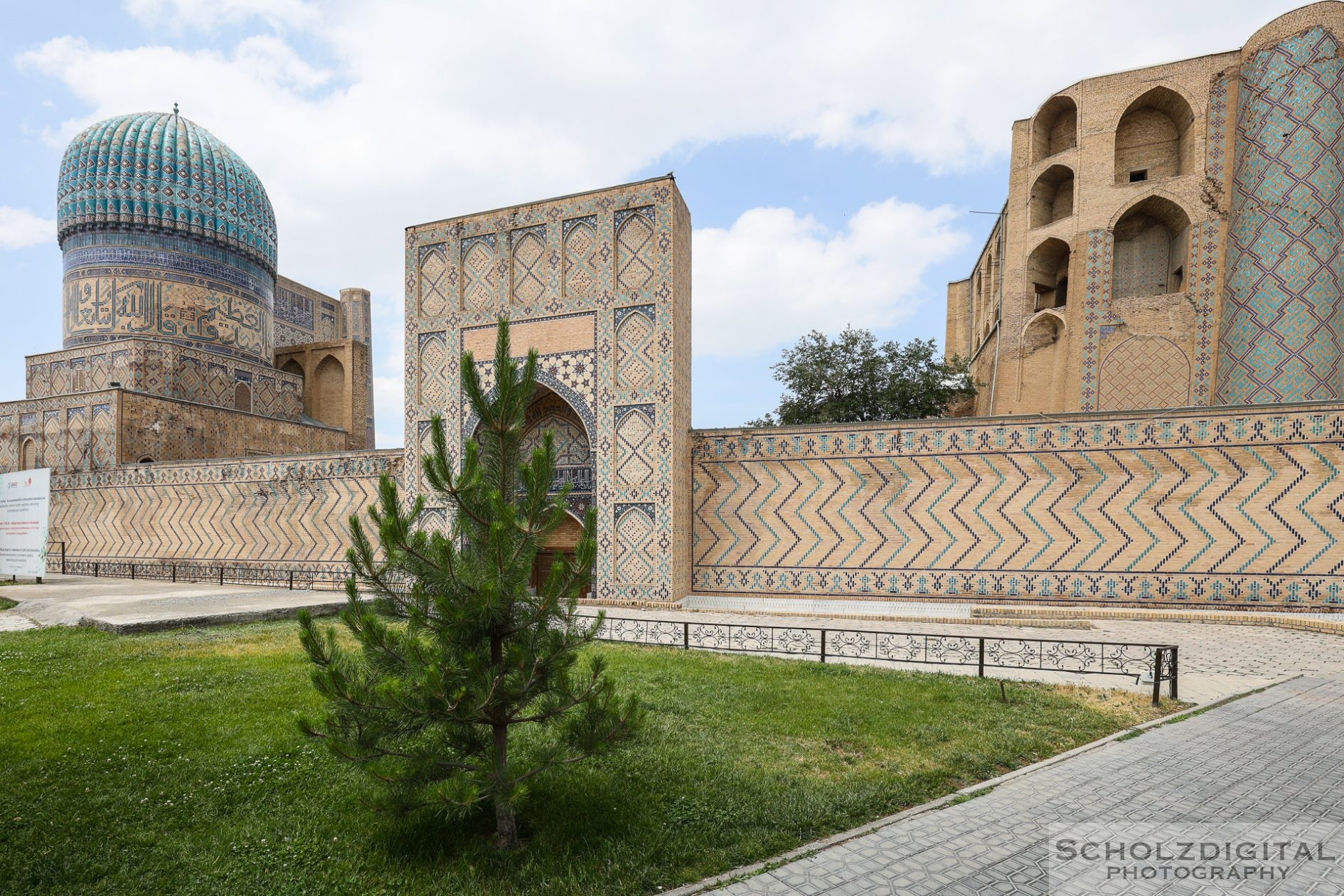 Bibi-Khanym-Mosque