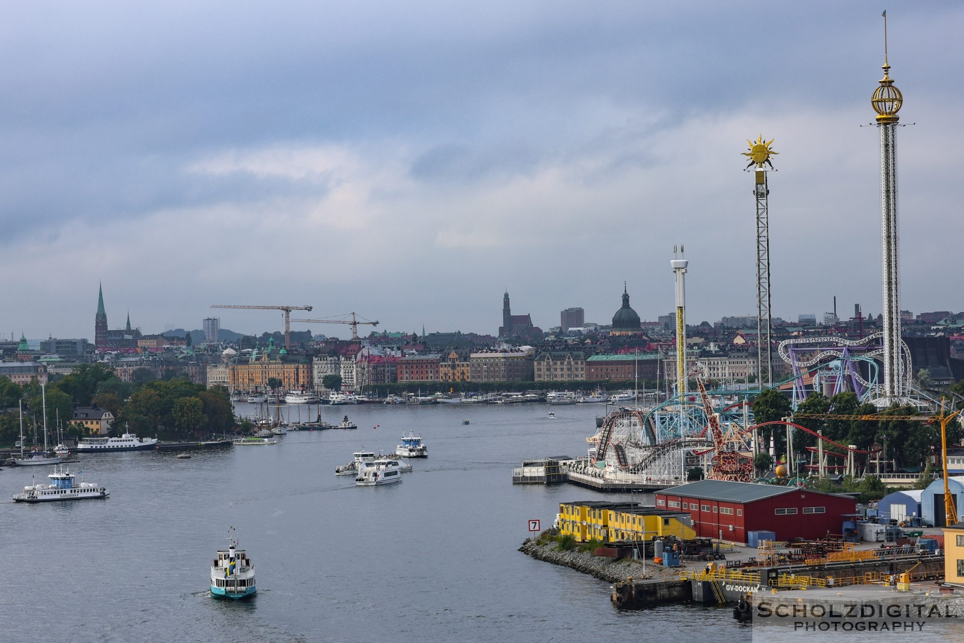 Vergnügungspark Gröna Lund direkt am Wasser in Stockholm