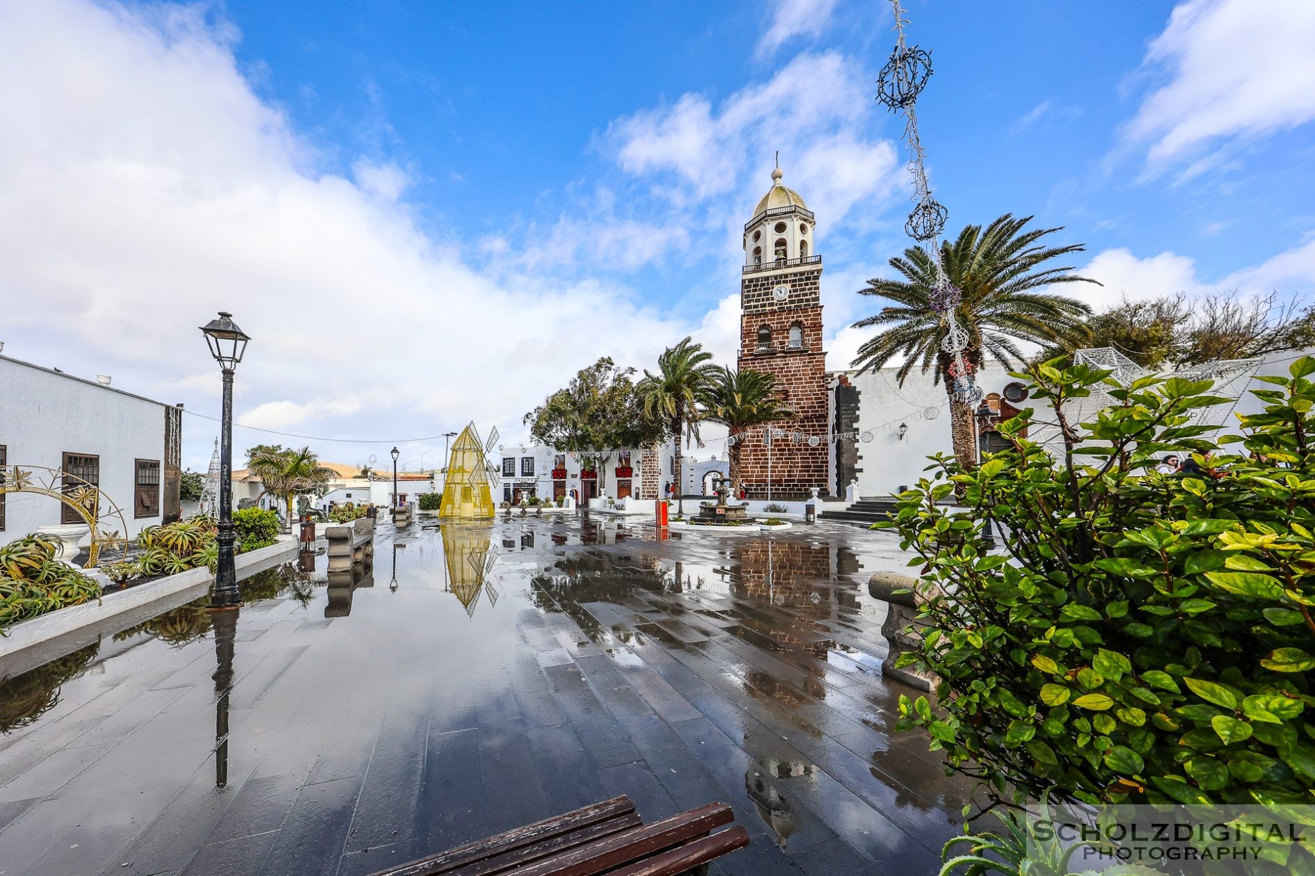 Iglesia de Nuestra Señora de Guadalupe in Teguise bei wechselhaftem Wetter