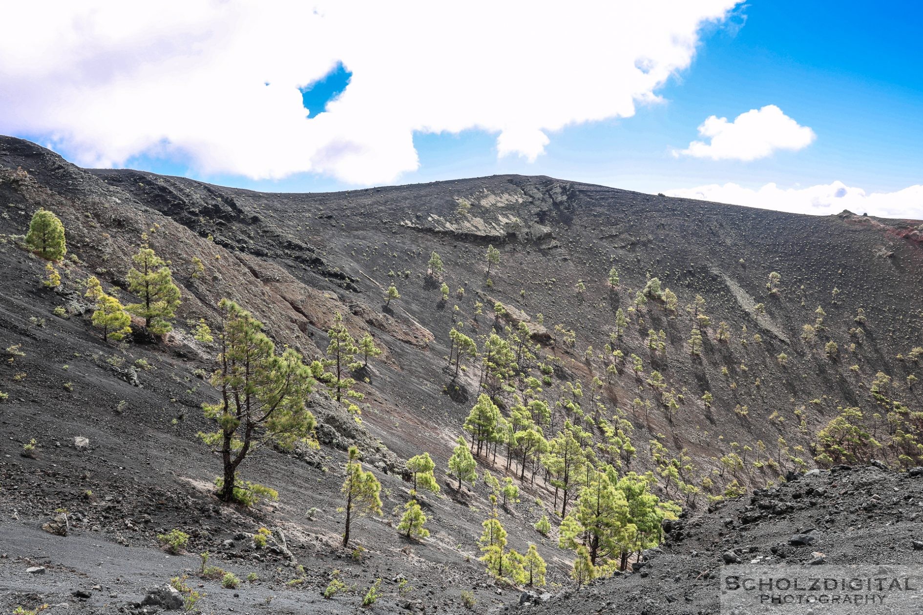 Blick auf den Vulkankrater des San Antonio auf La Palma
