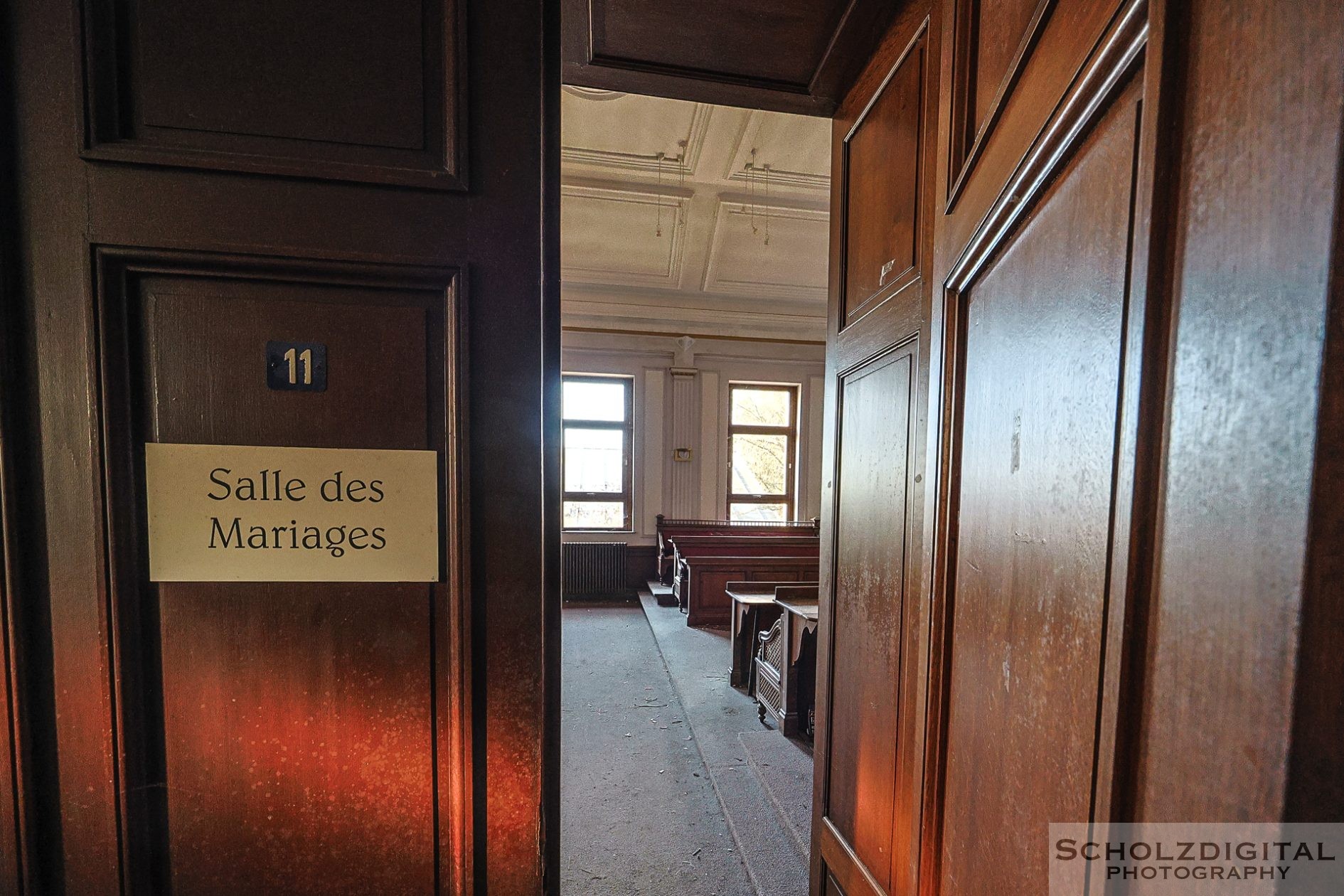 Detail im Trausaal – Zurückhaltende Architektur mit stiller Würde.