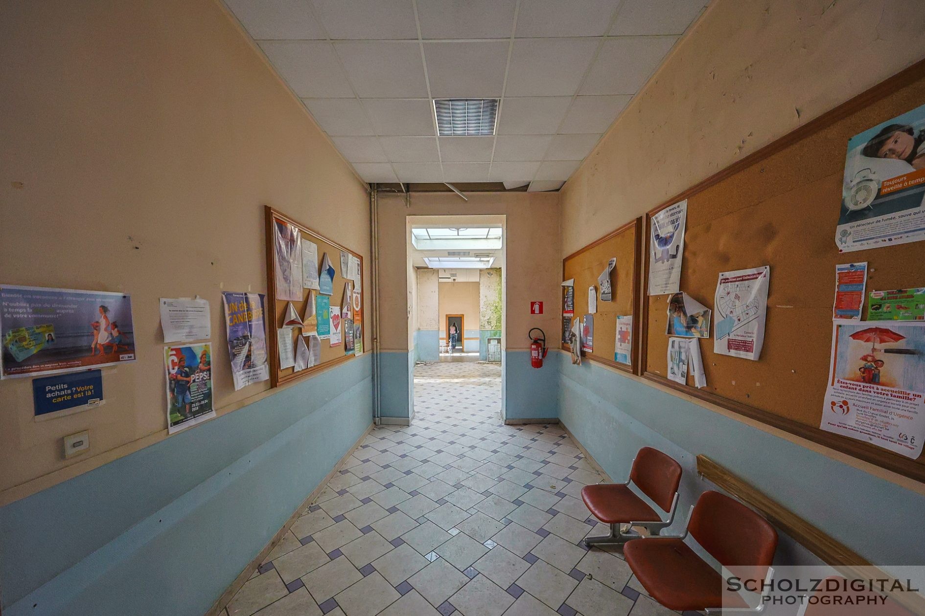 Endlos wirkende Gänge – Flure, die einst den Takt der Verwaltung bestimmten