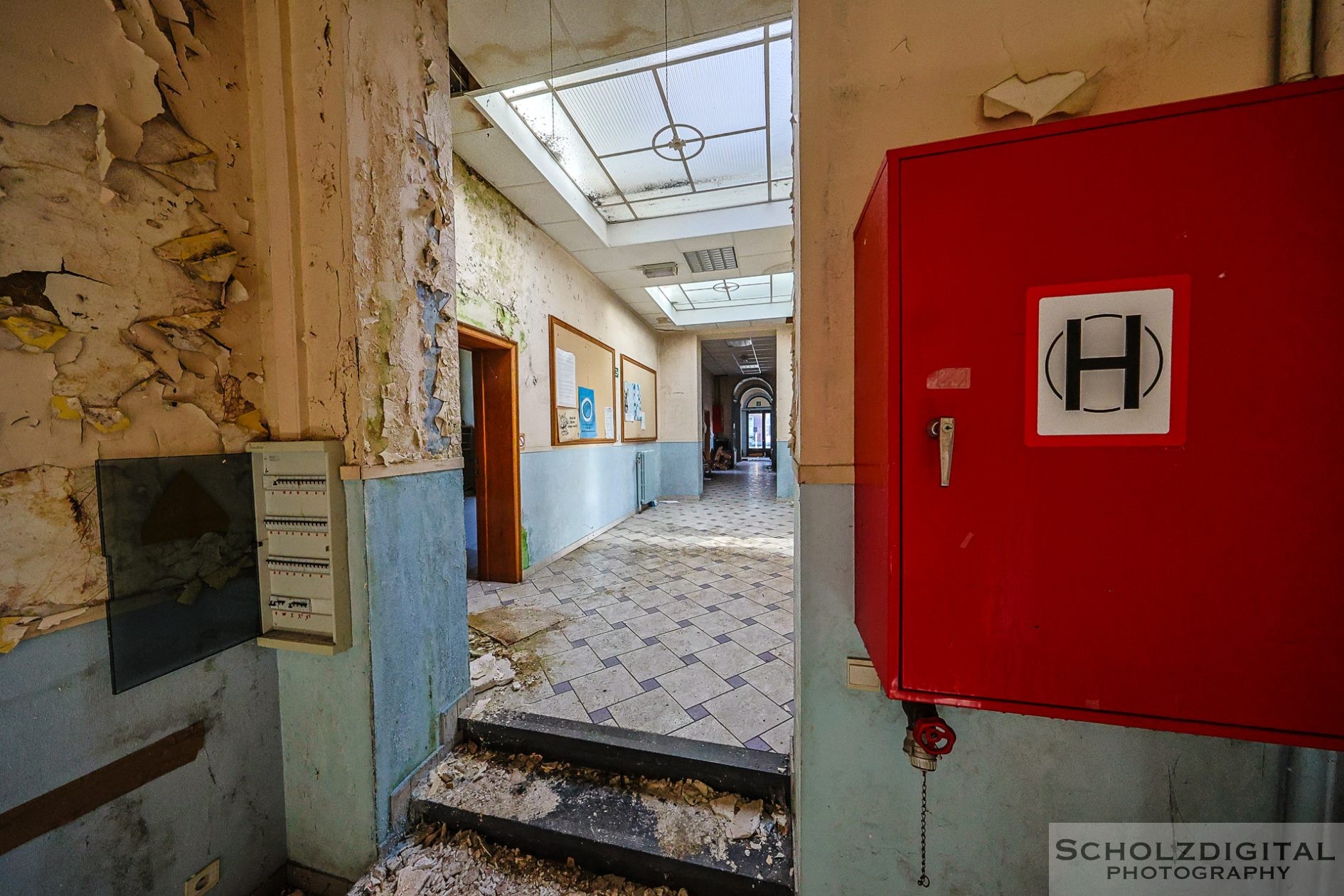 Endlos wirkende Gänge – Flure, die einst den Takt der Verwaltung bestimmten