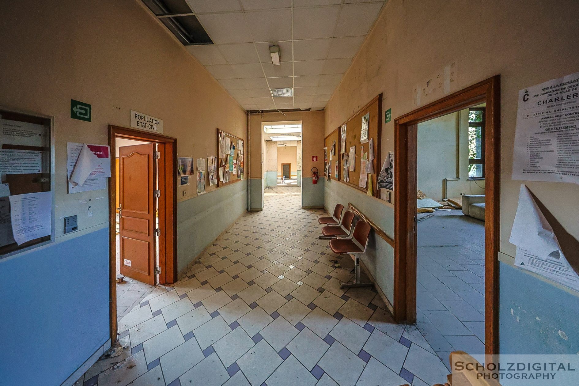 Endlos wirkende Gänge – Flure, die einst den Takt der Verwaltung bestimmten