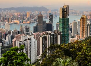 Wenn sich der Nebel verzieht – Blick vom Victoria Peak