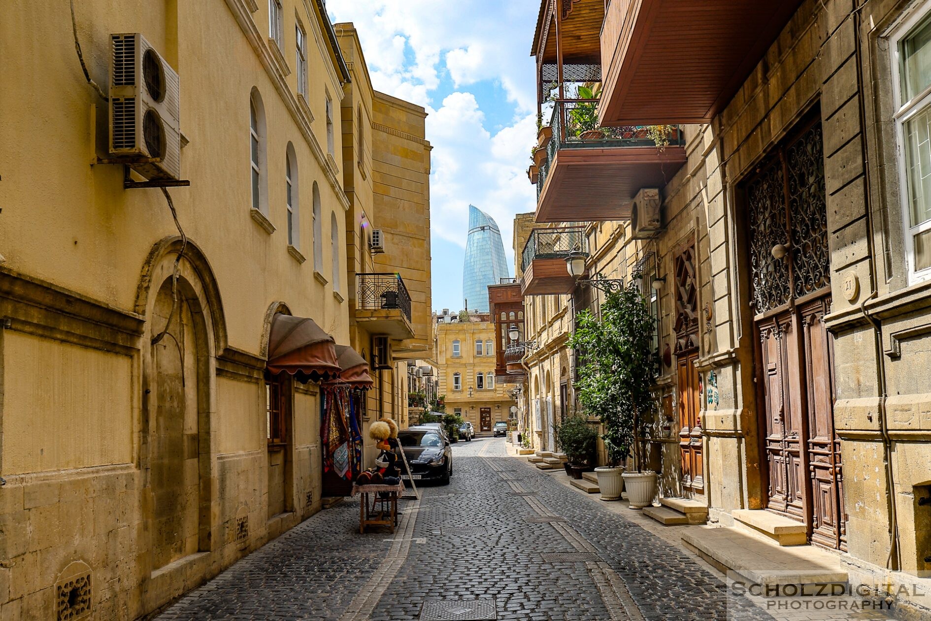 Eine der schmalen Gassen von Icherisheher, der historischen Altstadt von Baku.