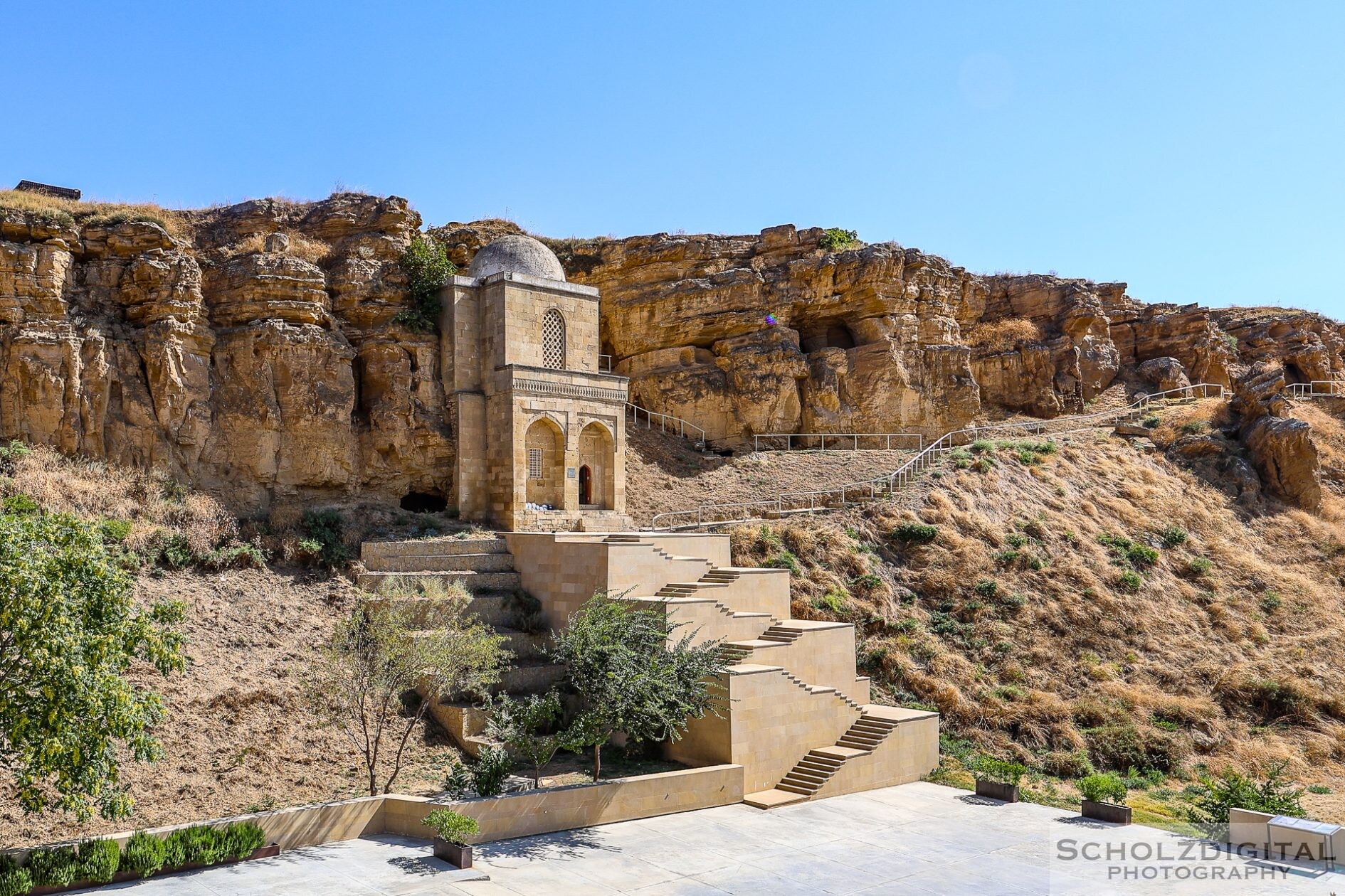 Diri Baba Mausoleum Qobustan Aserbaidschan