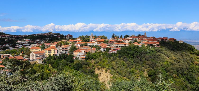 Blick auf Signagi und Landschaft